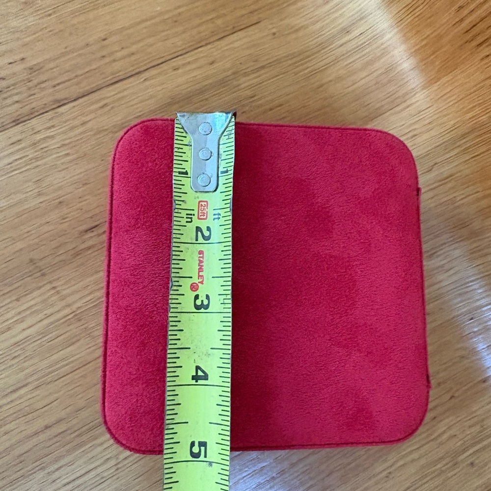 compact red travel jewelry case - Picture 5 of 7